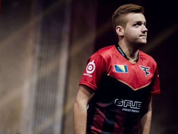 爆料：2025LPL春季赛将在1月10日开赛！