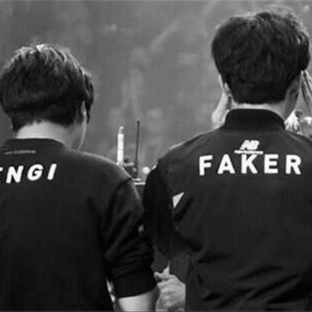 这是Quesanti！ TheShy 坚持住1v3 JIEJIE 刺穿 Ninjas in Pyjamas Invictus Gaming 赢得了第一局