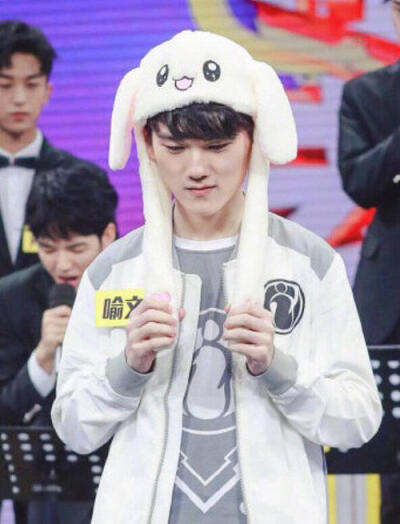 恭喜T1获得六次世界冠军！