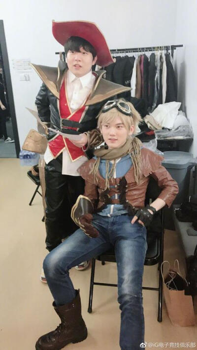 这种情况真的很不可预测。 Oh My God 4 vs 5 消灭了 JD Gaming 并成功翻盘赢得了第一场比赛。